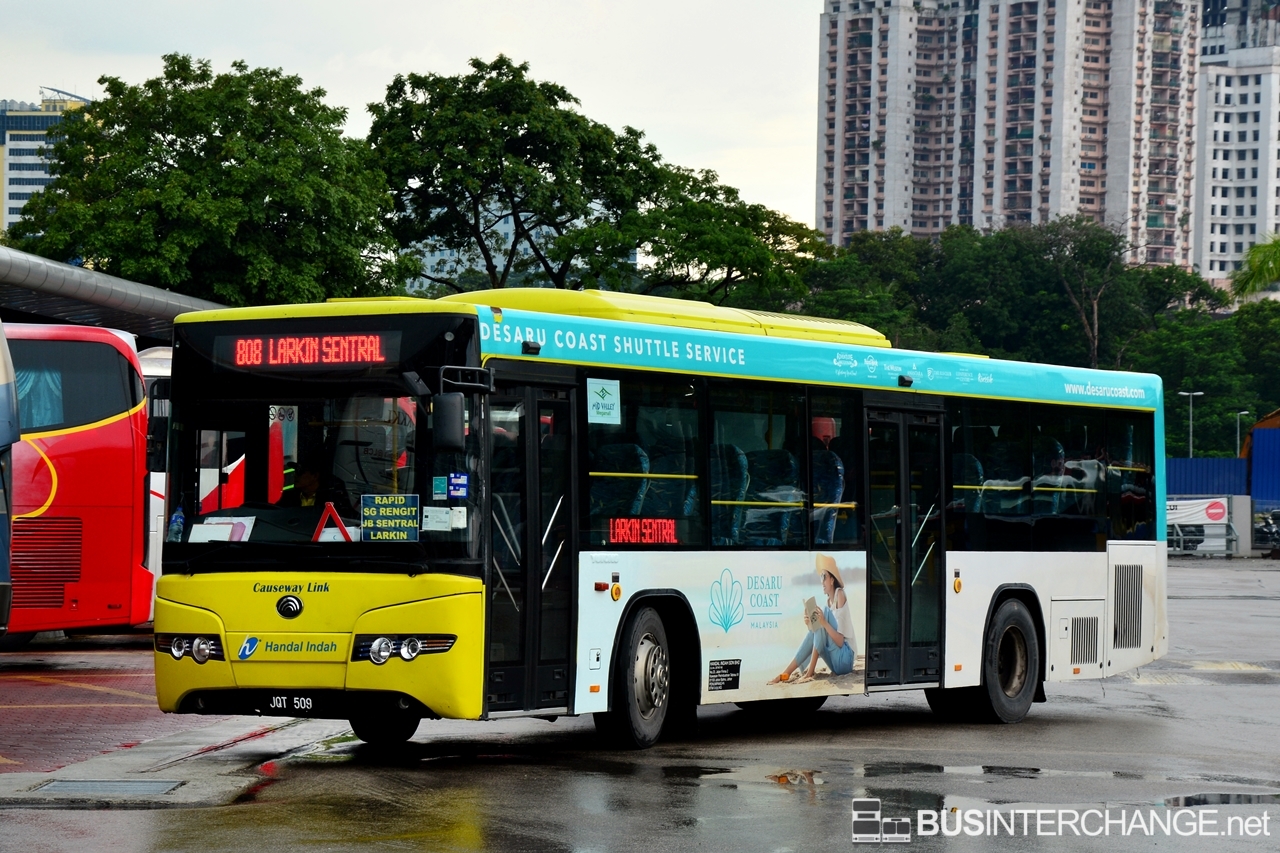 A Yutong ZK6118HG (JQT 509) operating on Causeway Link bus service 808